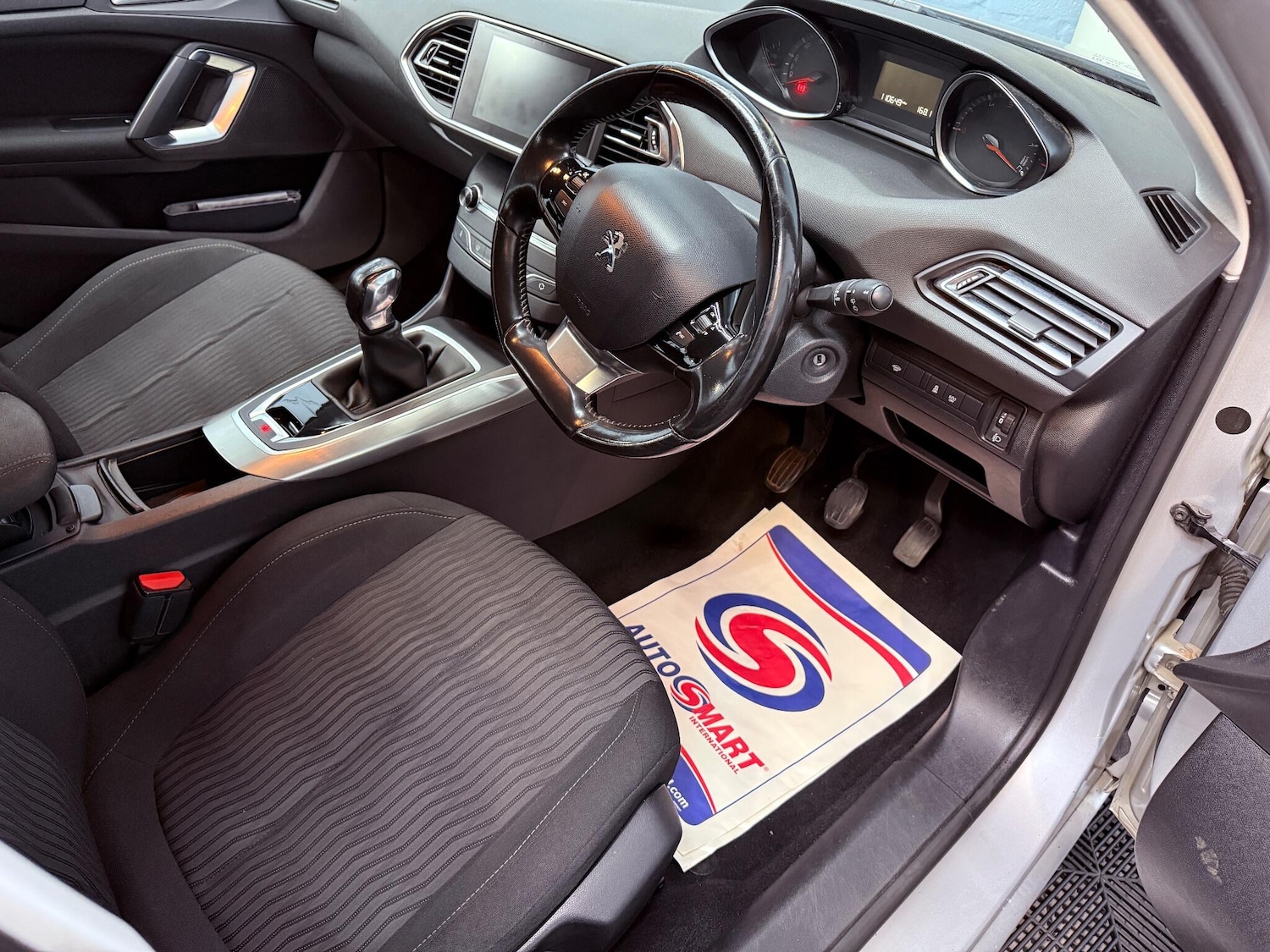 Used Peugeot 308 2015 for sale - 76572331: Photo 45