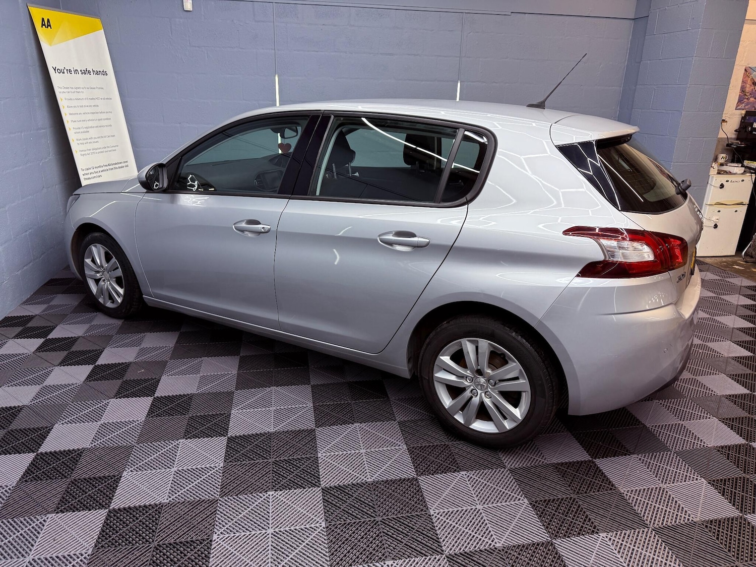 Used Peugeot 308 2015 for sale - 76572331: Photo 47