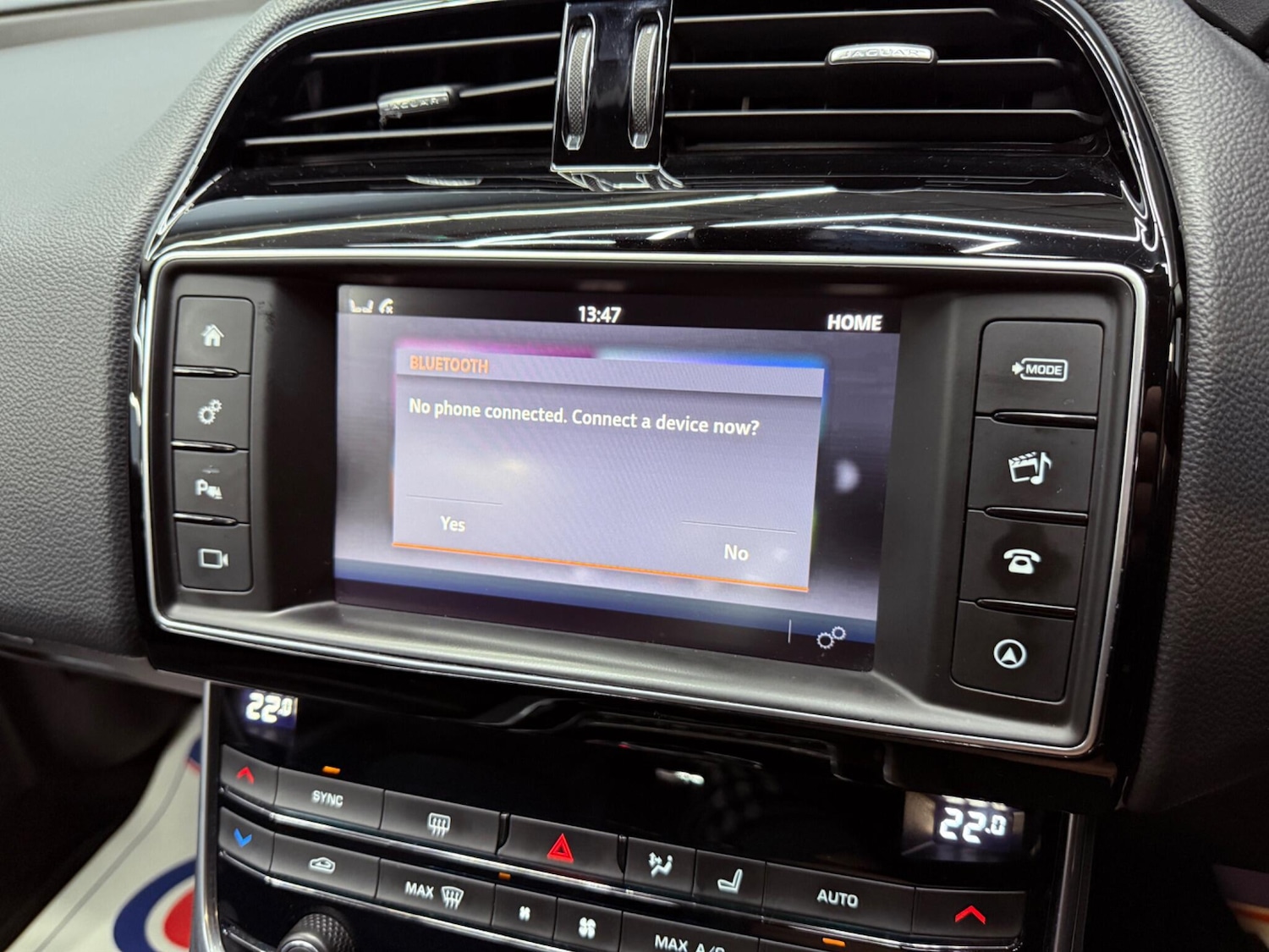 Used Jaguar XE 2016 for sale - 78058064: Photo 11