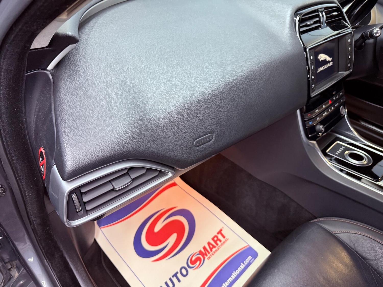 Used Jaguar XE 2016 for sale - 78058064: Photo 31