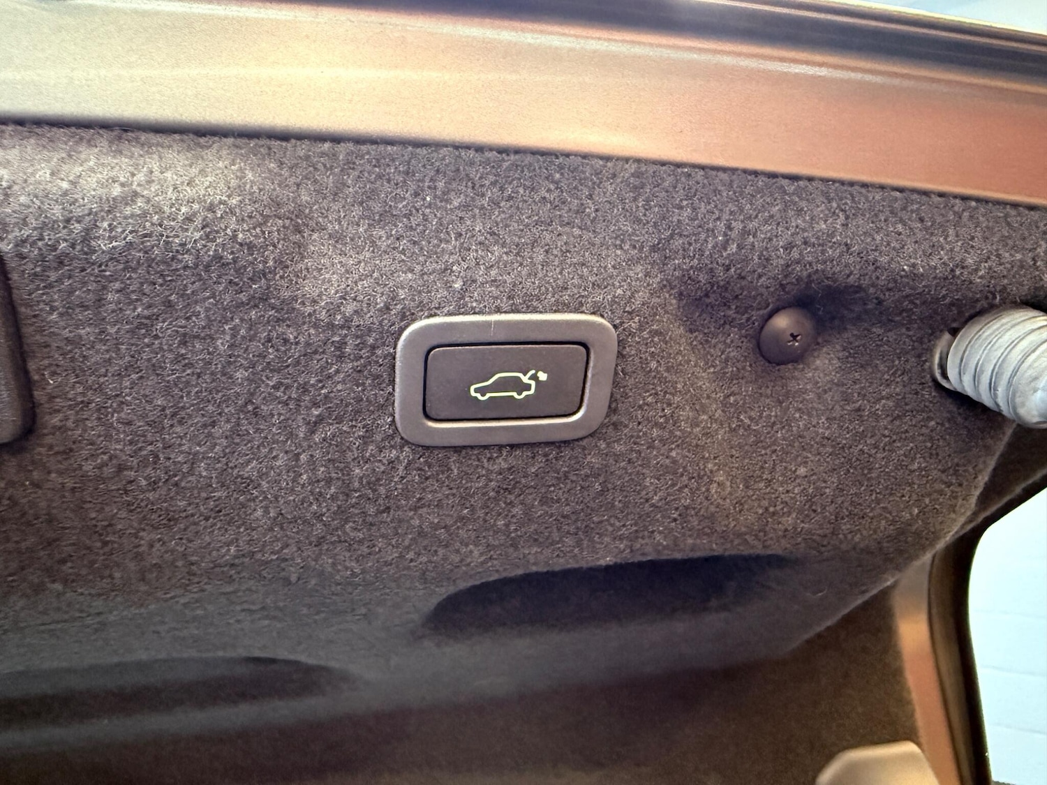 Used Jaguar XE 2016 for sale - 78058064: Photo 39