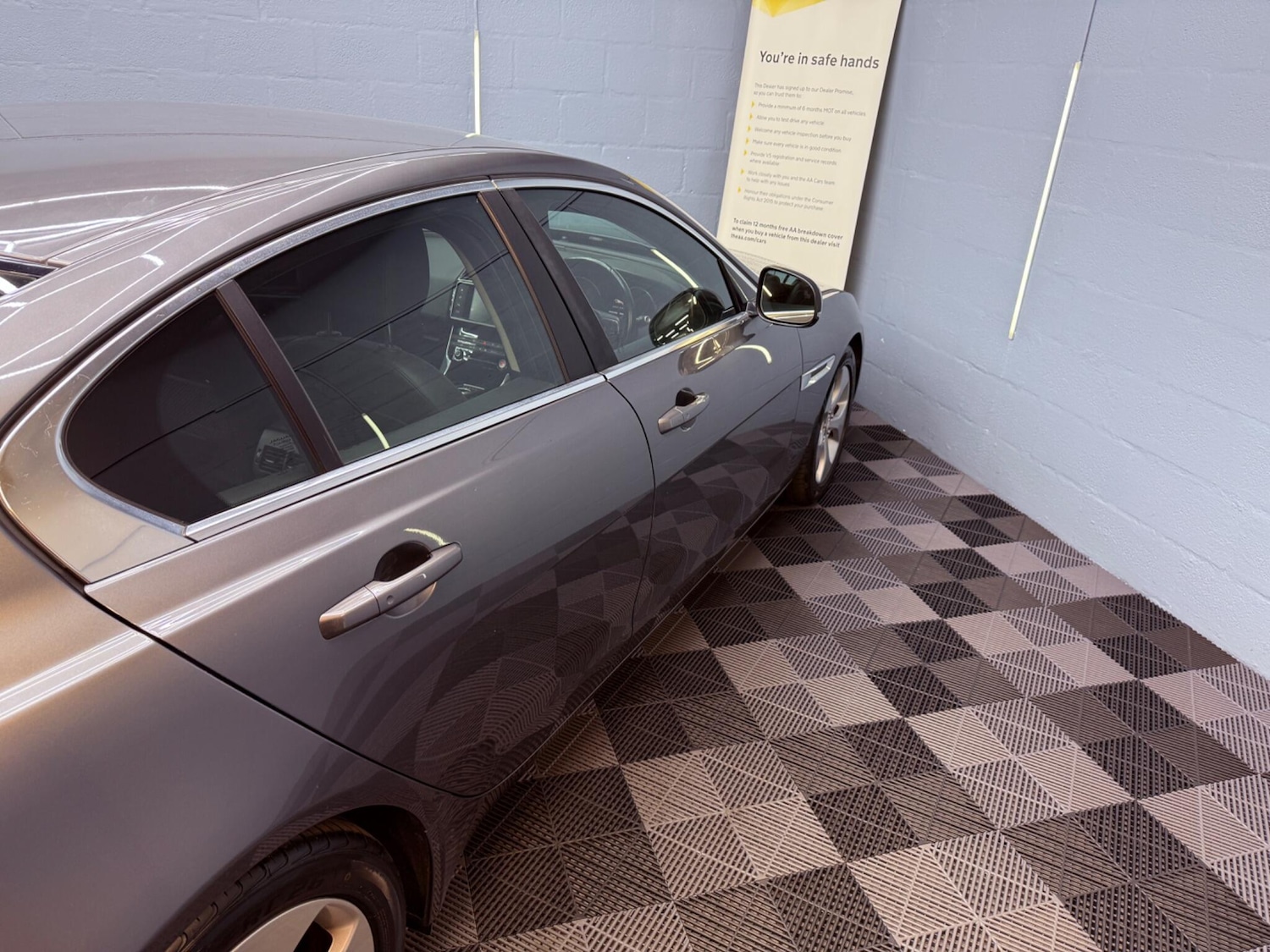 Used Jaguar XE 2016 for sale - 78058064: Photo 52