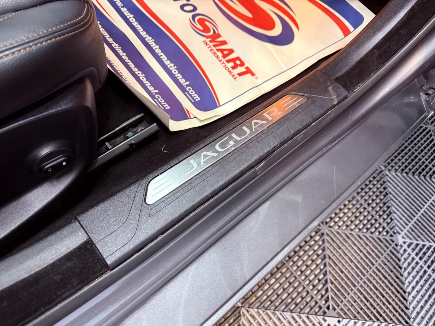 Used Jaguar XE 2016 for sale - 78058064: Photo 58