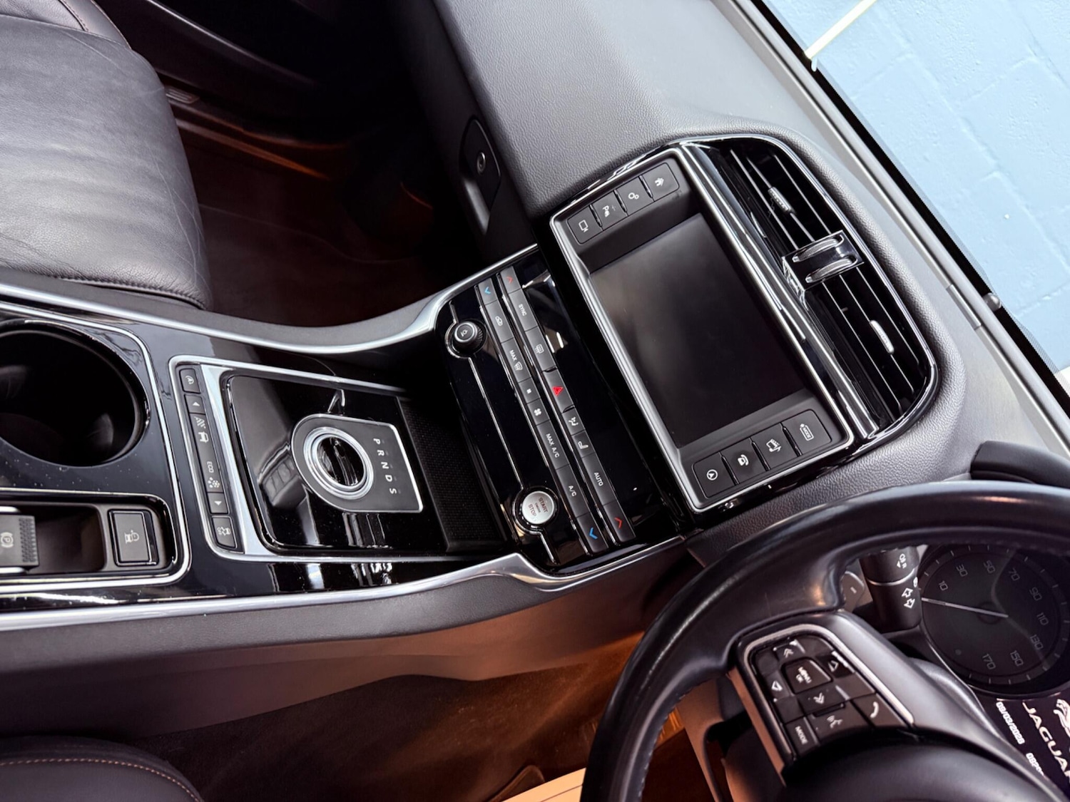 Used Jaguar XE 2016 for sale - 78058064: Photo 59