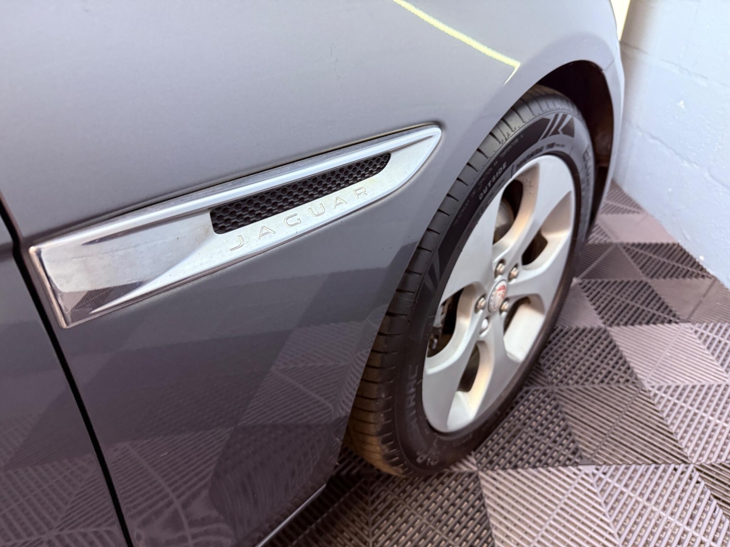 Used Jaguar XE 2016 for sale - 78058064: Photo 62