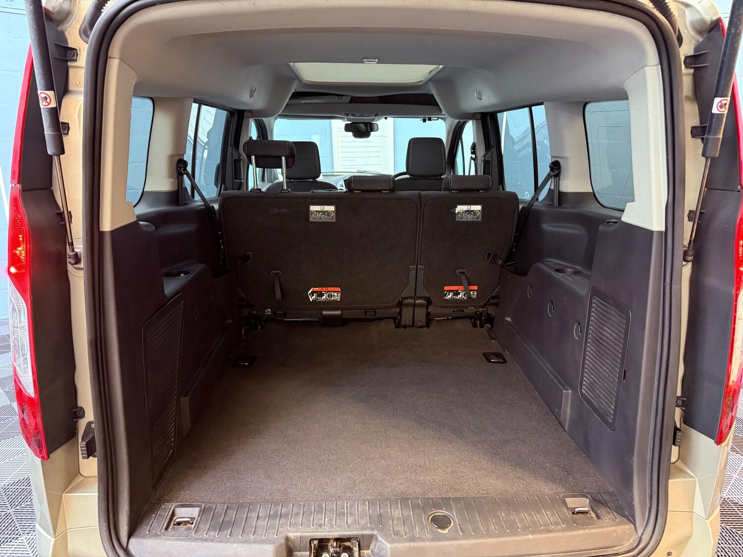 Used Ford Grand Tourneo Connect 2014 for sale - 77479188: Photo 40