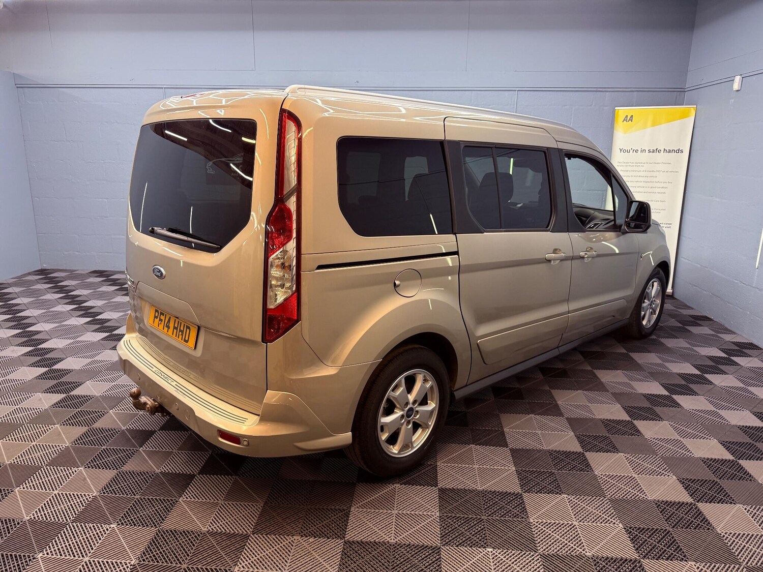Used Ford Grand Tourneo Connect 2014 for sale - 77479188: Photo 9