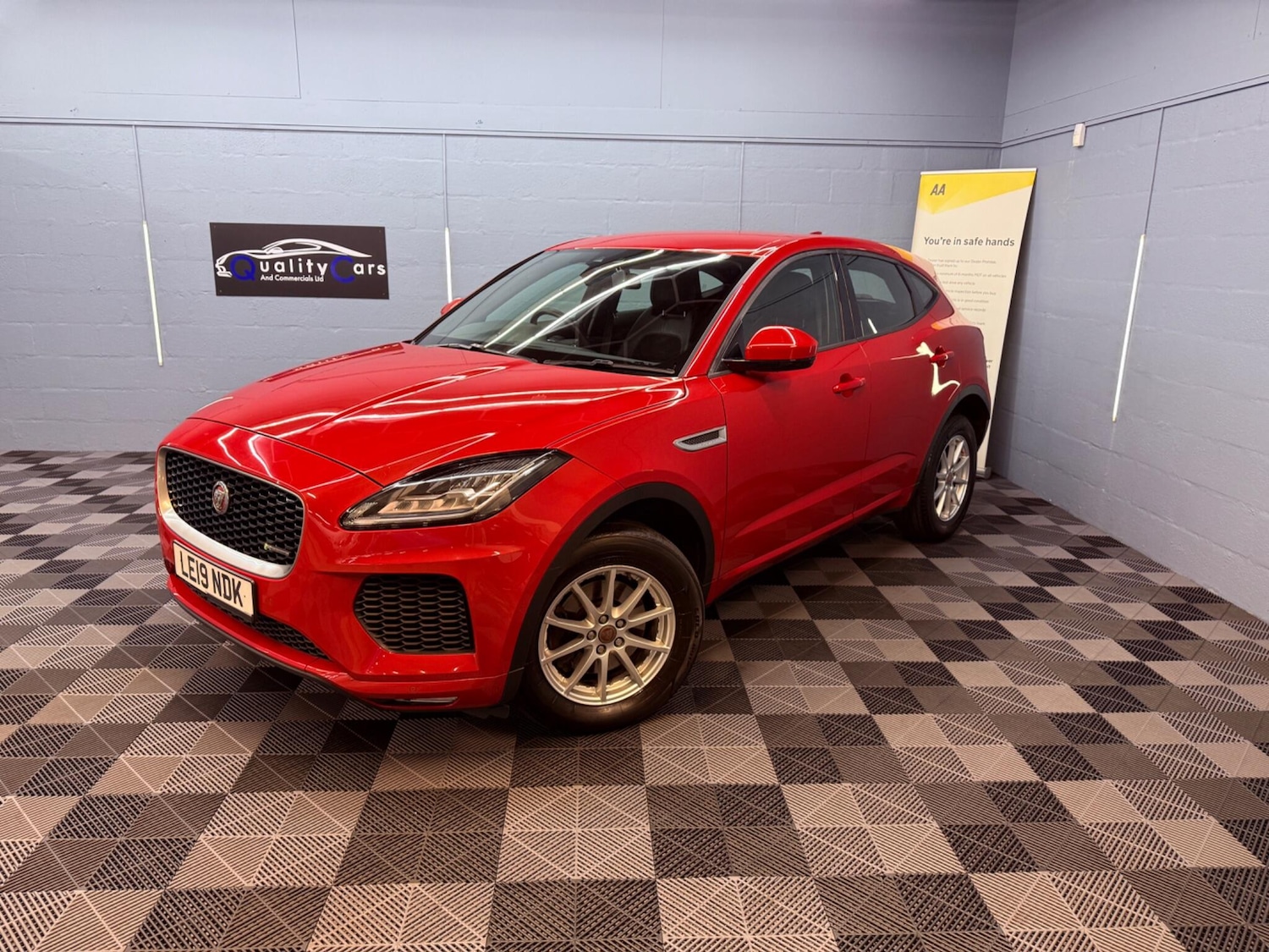 Used Jaguar E-Pace 2019 for sale - 77091378: Photo 2