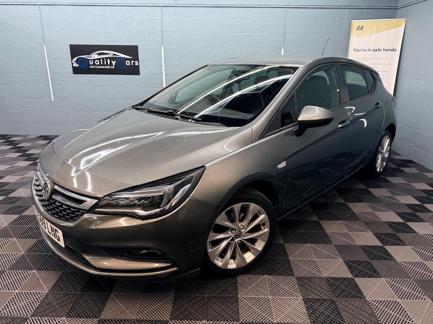 Used Vauxhall Astra 2019 for sale - 76619610: Photo 1
