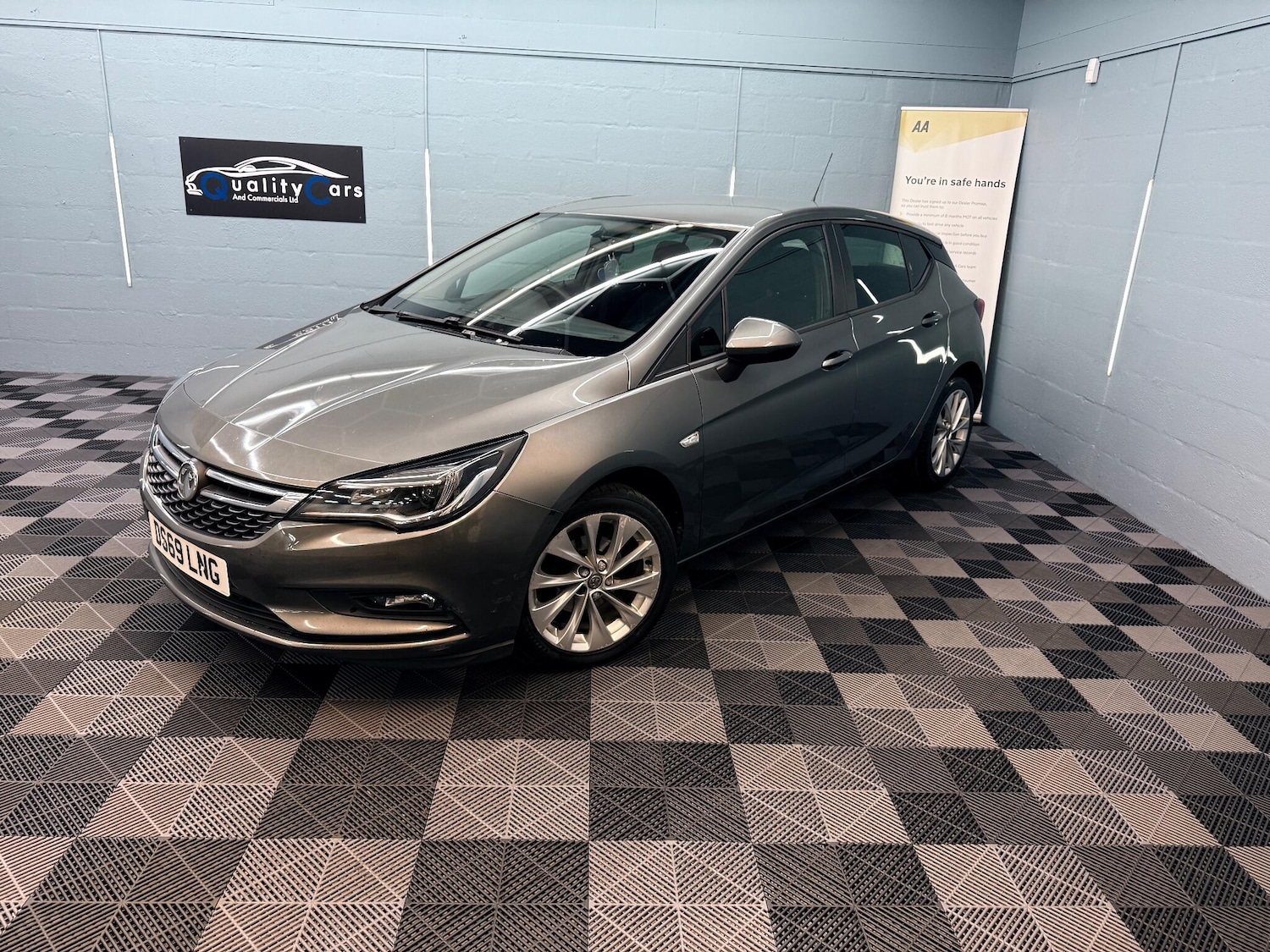 Used Vauxhall Astra 2019 for sale - 76619610: Photo 2