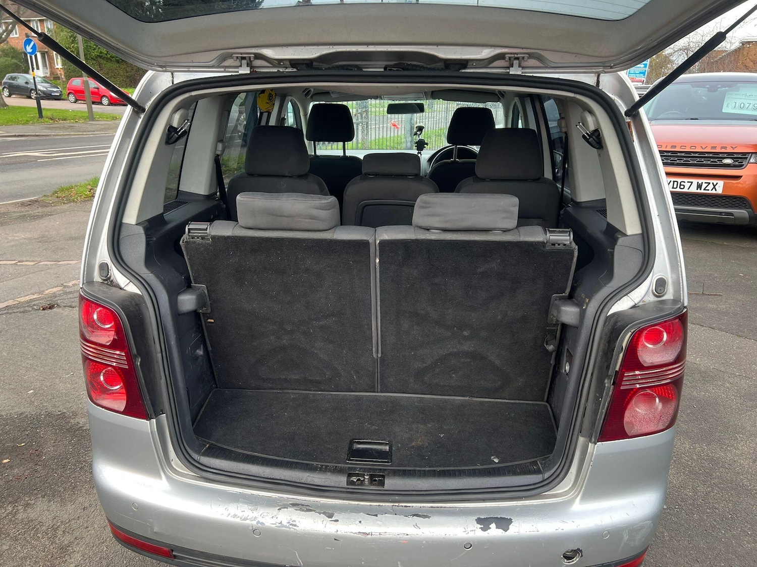 Used Volkswagen Touran 2010 for sale - 76714558: Photo 15