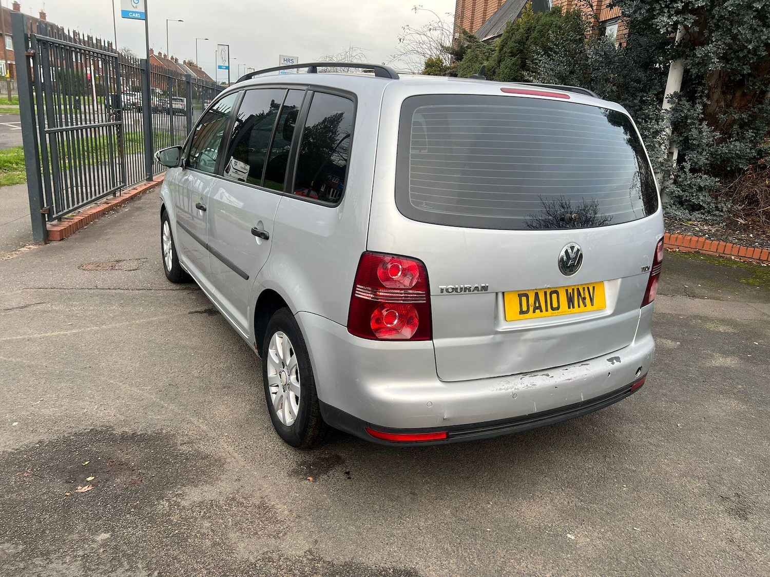 Used Volkswagen Touran 2010 for sale - 76714558: Photo 4