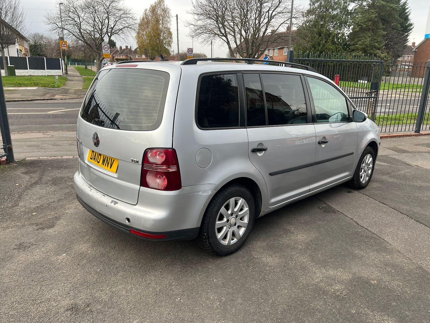 Used Volkswagen Touran 2010 for sale - 76714558: Photo 8