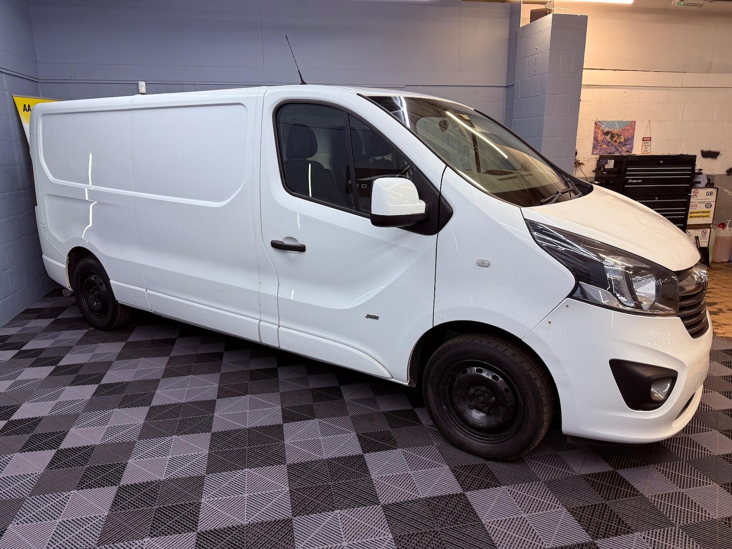 Used Vauxhall Vivaro 2016 for sale - 76538061: Photo 3