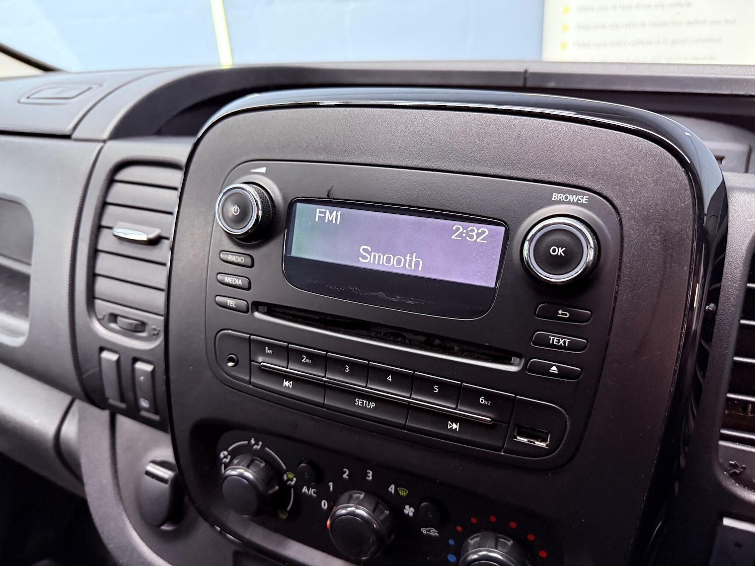 Used Vauxhall Vivaro 2016 for sale - 76538061: Photo 9