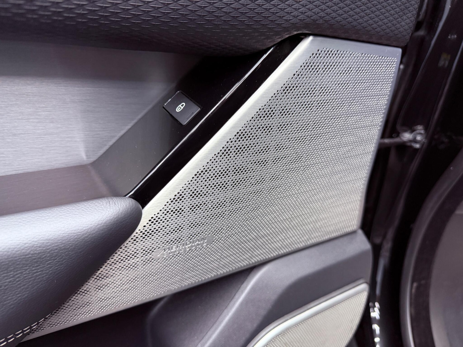 Used Land Rover Range Rover Velar for sale - 77598963: Photo 31