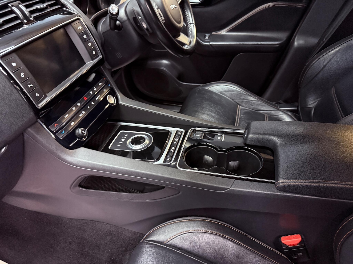 Used Jaguar F-Pace 2017 for sale - 75953865: Photo 11