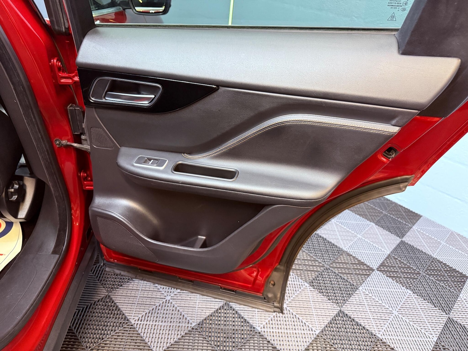 Used Jaguar F-Pace 2017 for sale - 75953865: Photo 23