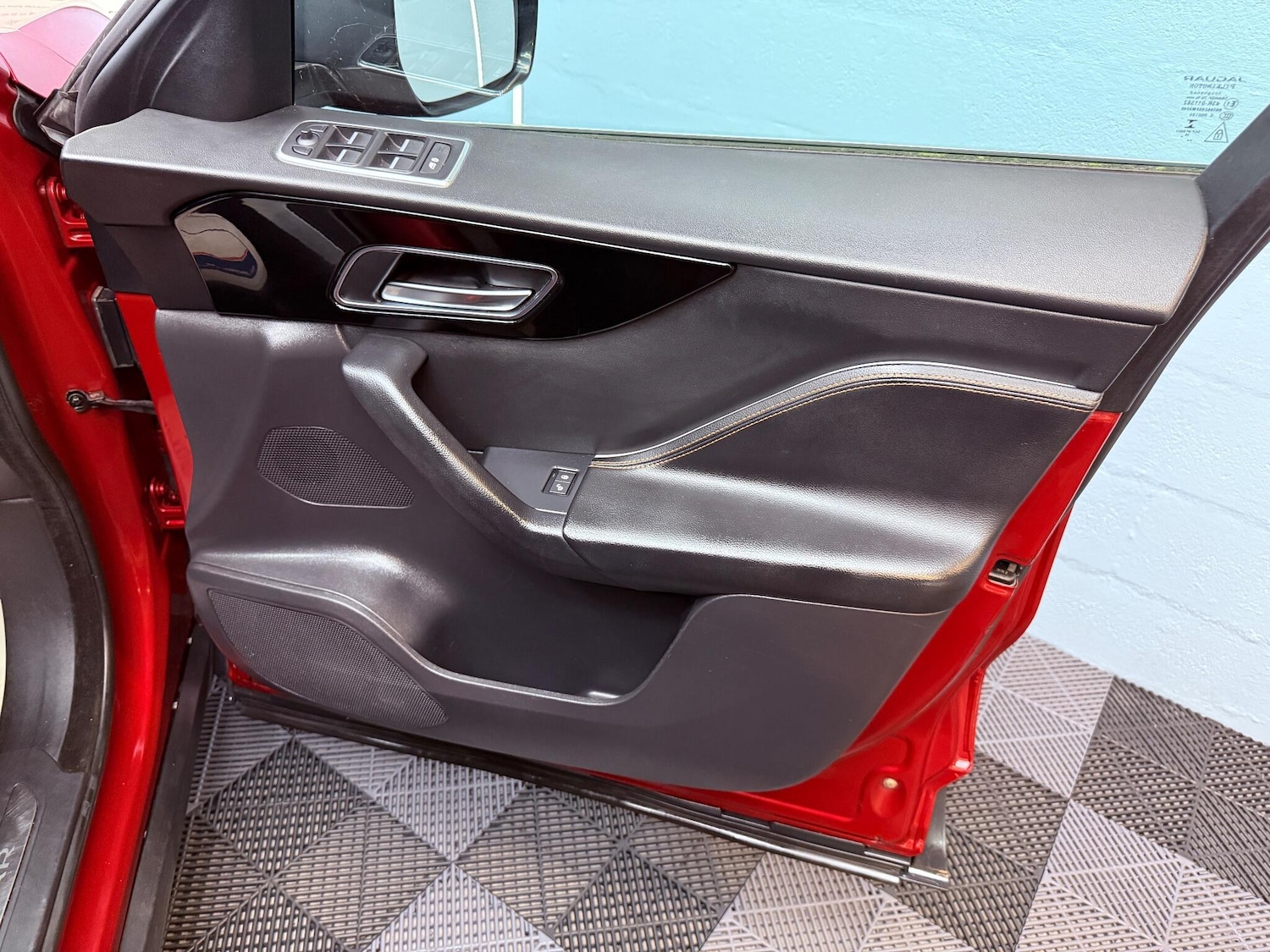 Used Jaguar F-Pace 2017 for sale - 75953865: Photo 24