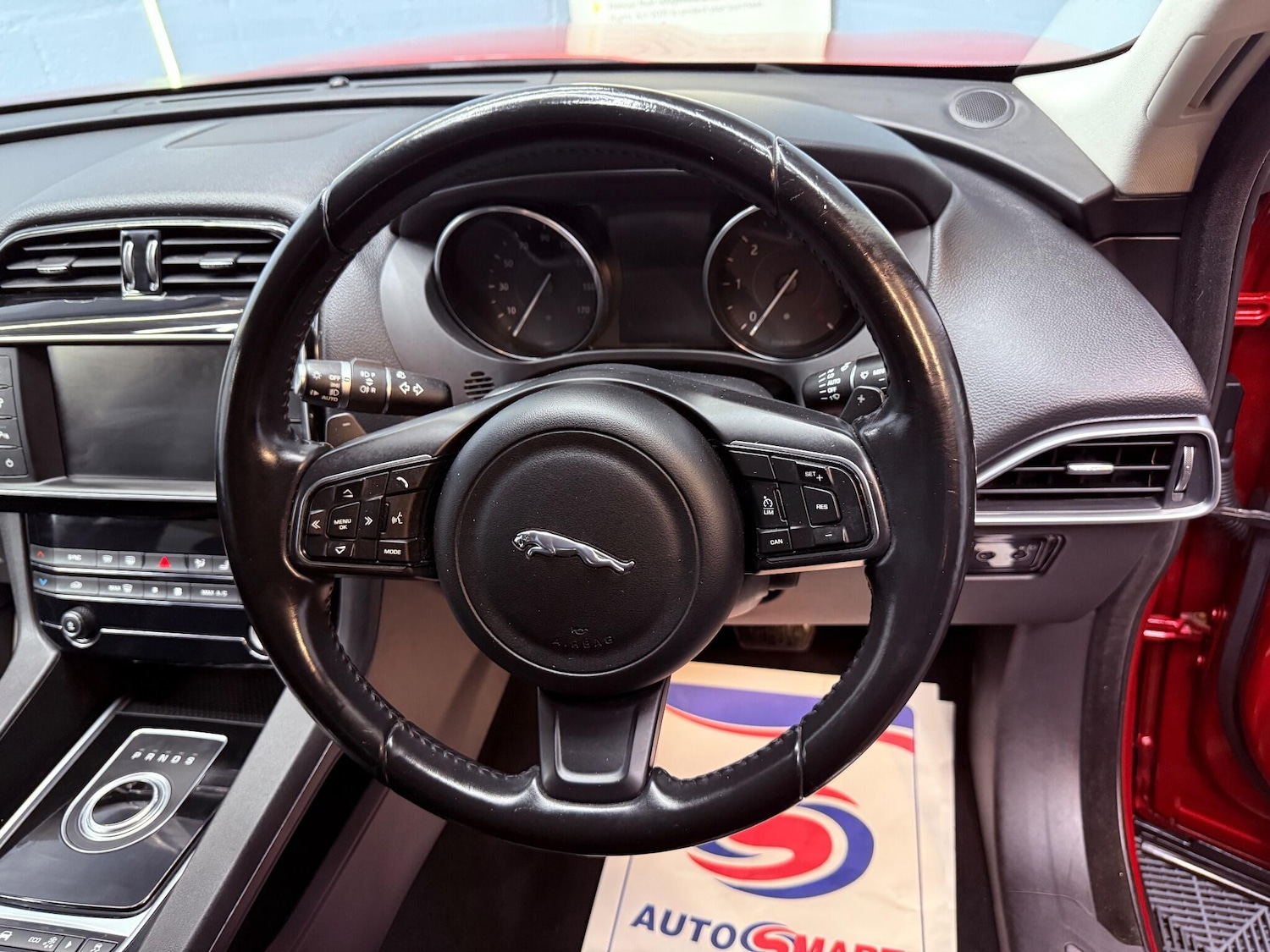 Used Jaguar F-Pace 2017 for sale - 75953865: Photo 32