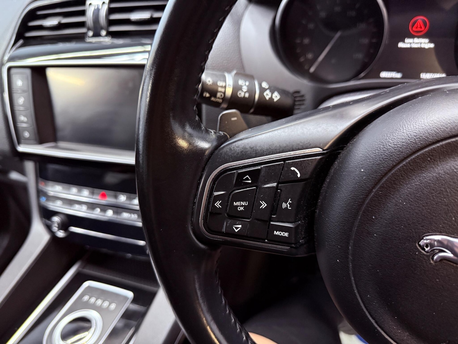 Used Jaguar F-Pace 2017 for sale - 75953865: Photo 38