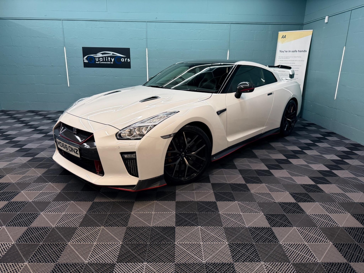 Used Nissan GT-R 2017 for sale - 77646780: Photo 3