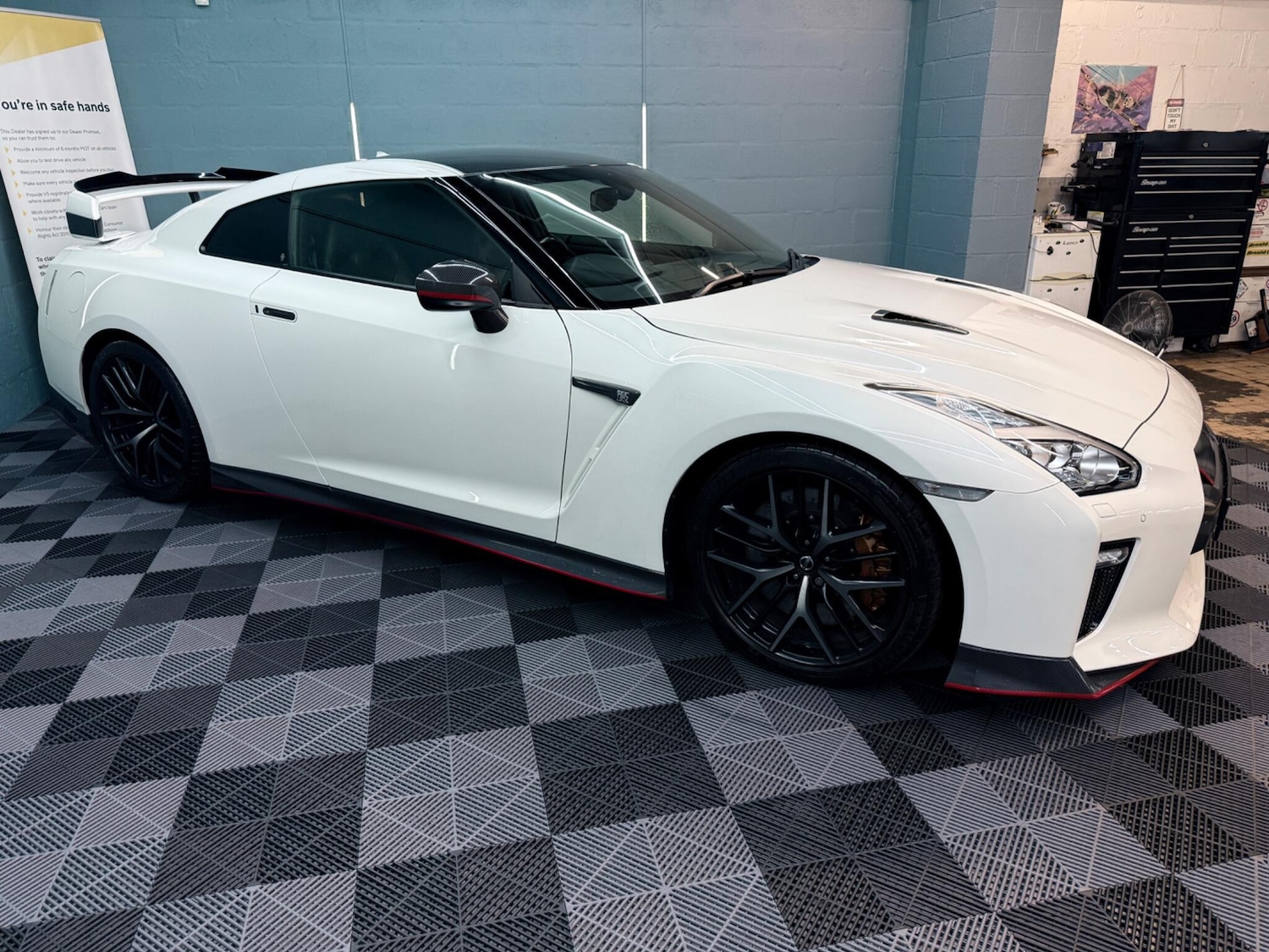 Used Nissan GT-R 2017 for sale - 77646780: Photo 4
