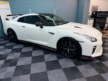 Used Nissan GT-R 2017 for sale - 77646780: Photo