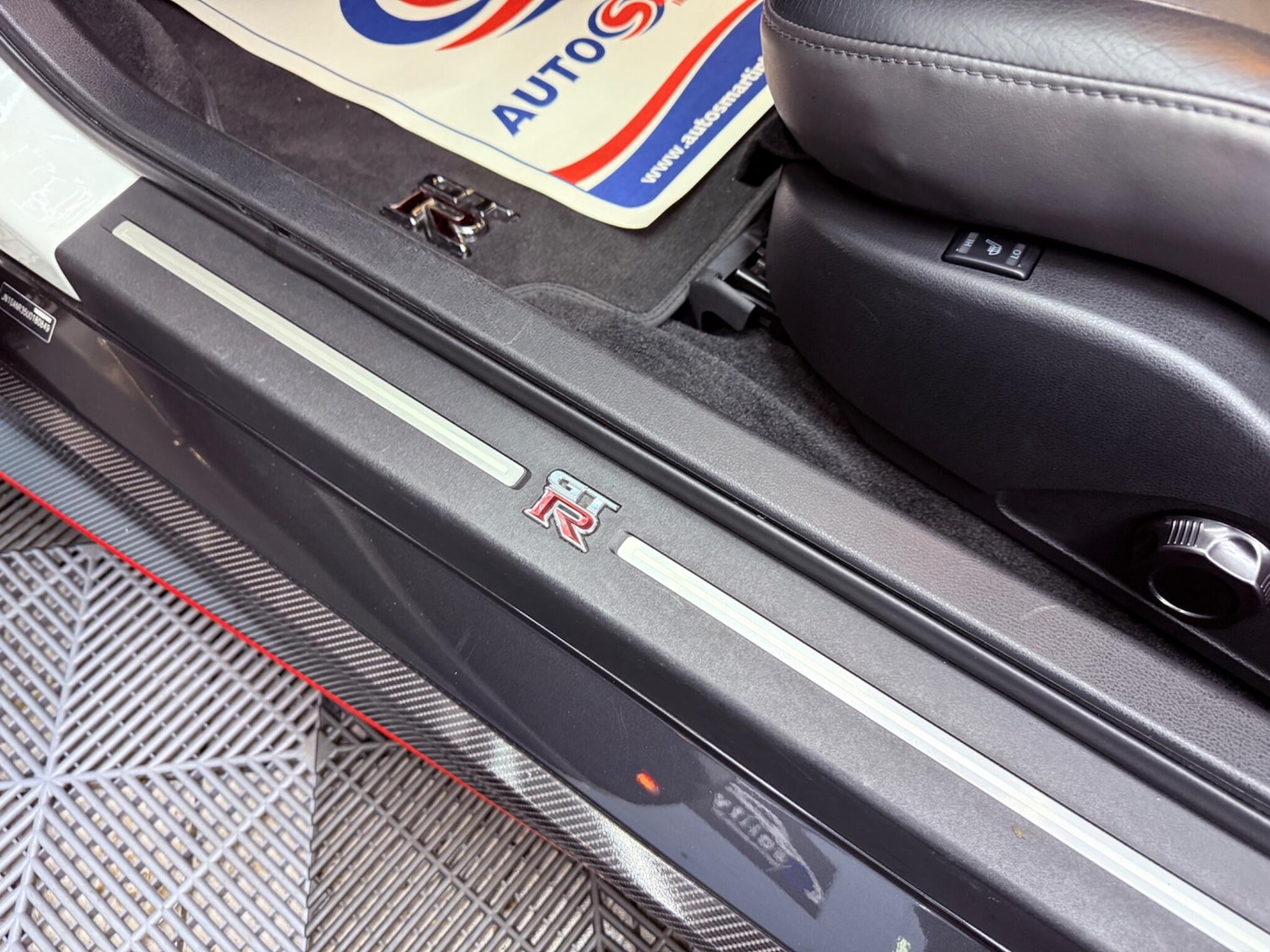 Used Nissan GT-R 2017 for sale - 77646780: Photo 50