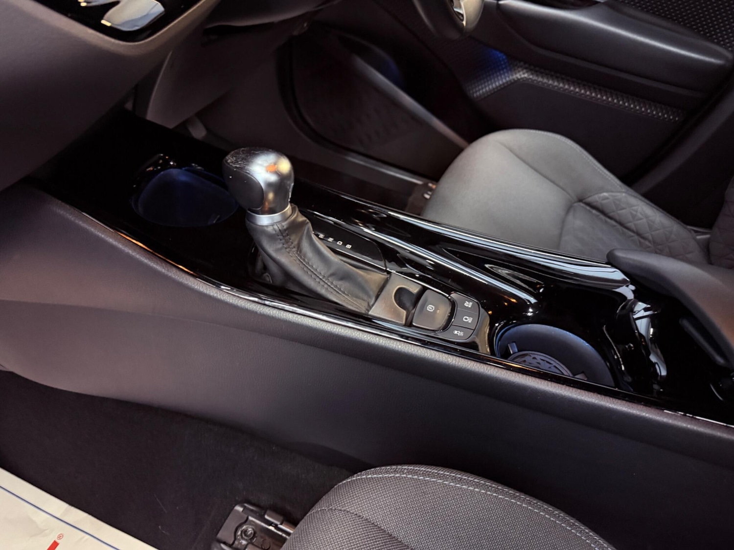 Used Toyota C-HR 2020 for sale - 77344078: Photo 29