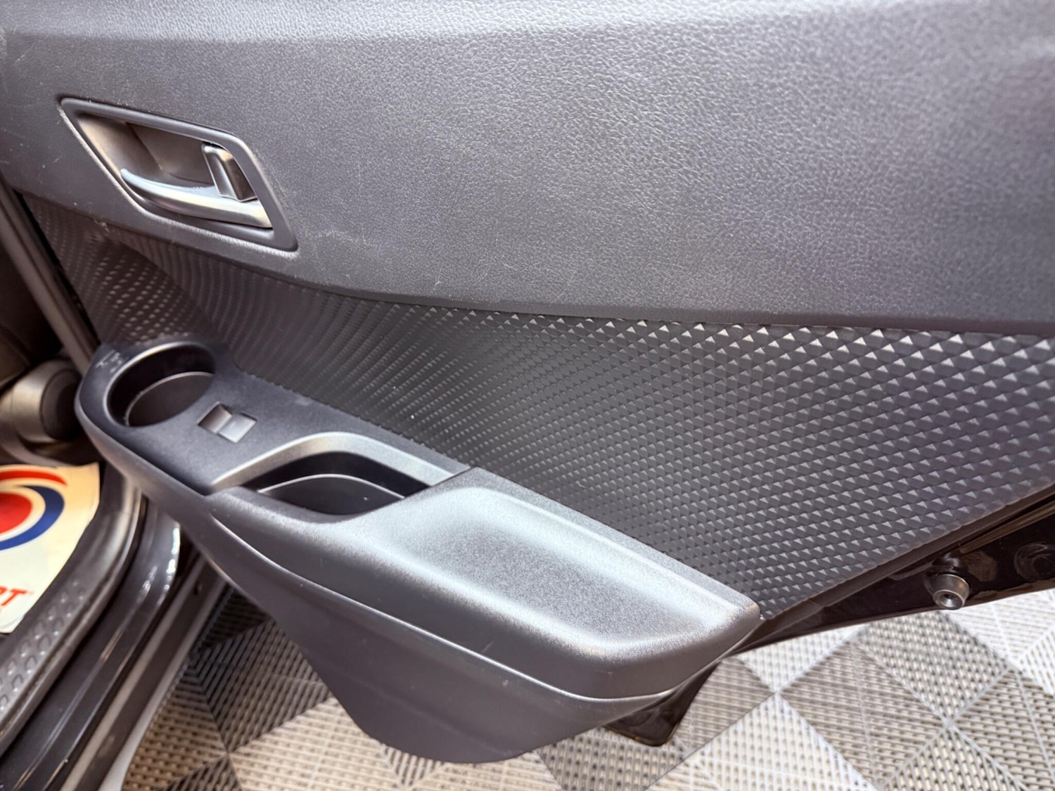 Used Toyota C-HR 2020 for sale - 77344078: Photo 42