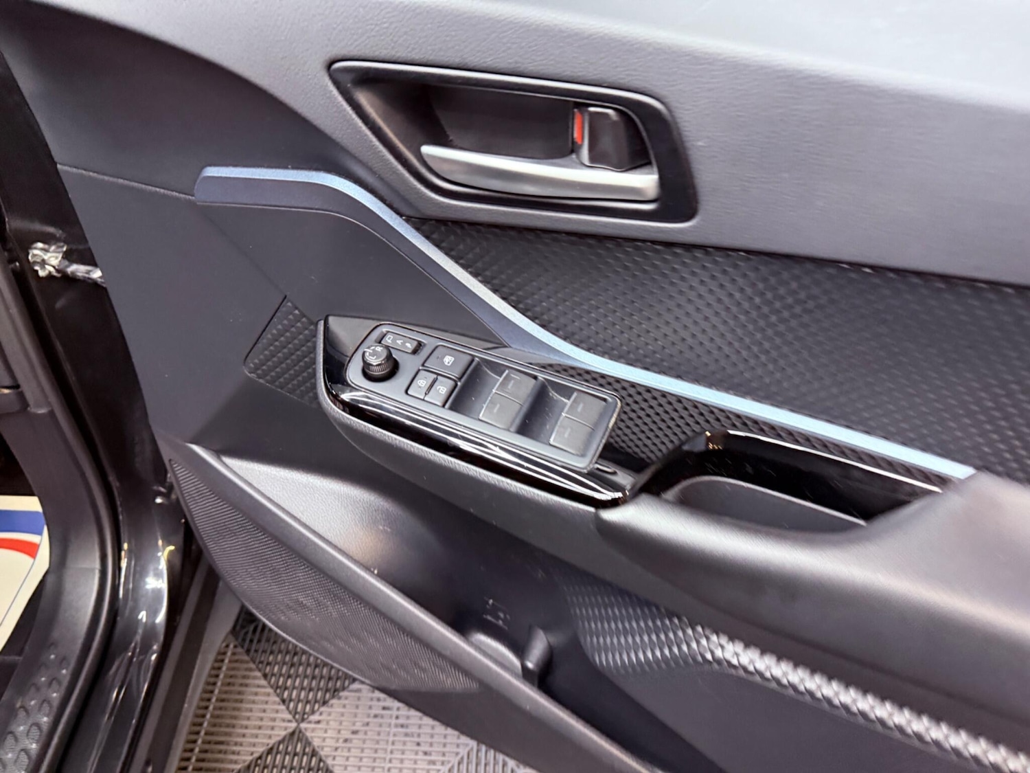 Used Toyota C-HR 2020 for sale - 77344078: Photo 49