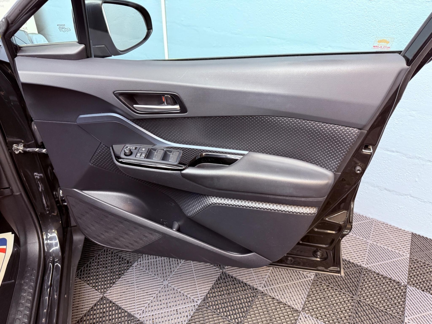 Used Toyota C-HR 2020 for sale - 77344078: Photo 50