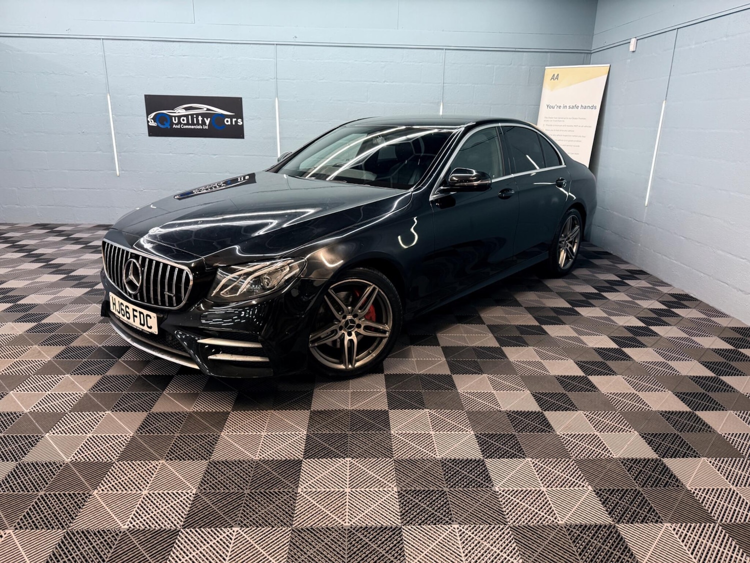 Used Mercedes-Benz E Class for sale - 77101870: Photo 2