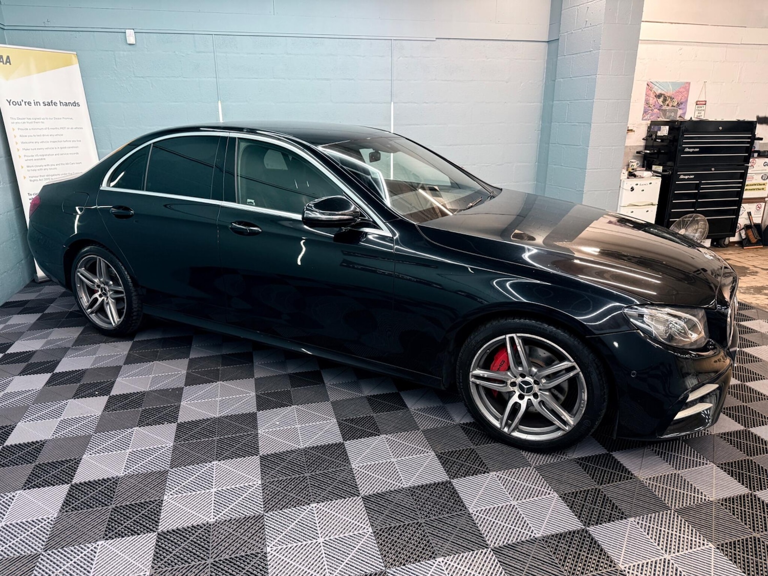 Used Mercedes-Benz E Class for sale - 77101870: Photo 3