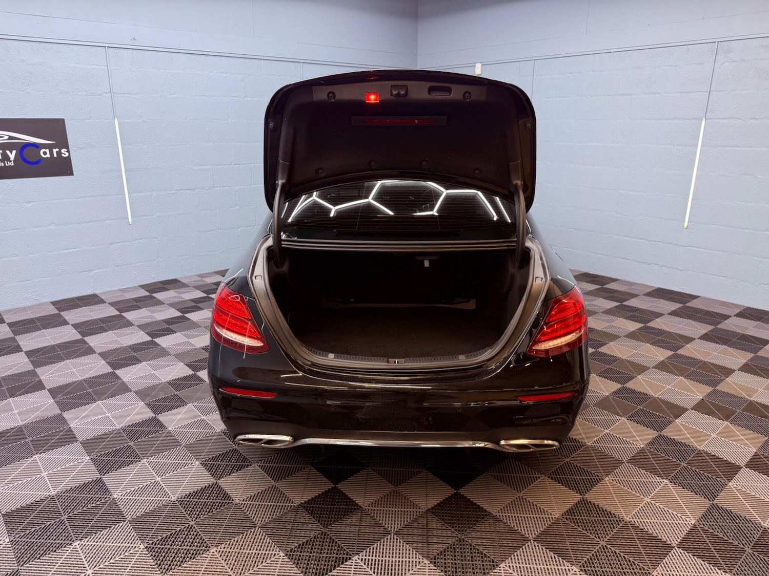 Used Mercedes-Benz E Class for sale - 77101870: Photo 36