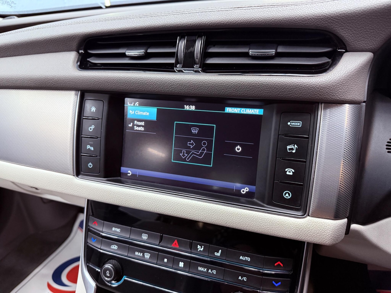 Used Jaguar XF 2017 for sale - 77386962: Photo 12