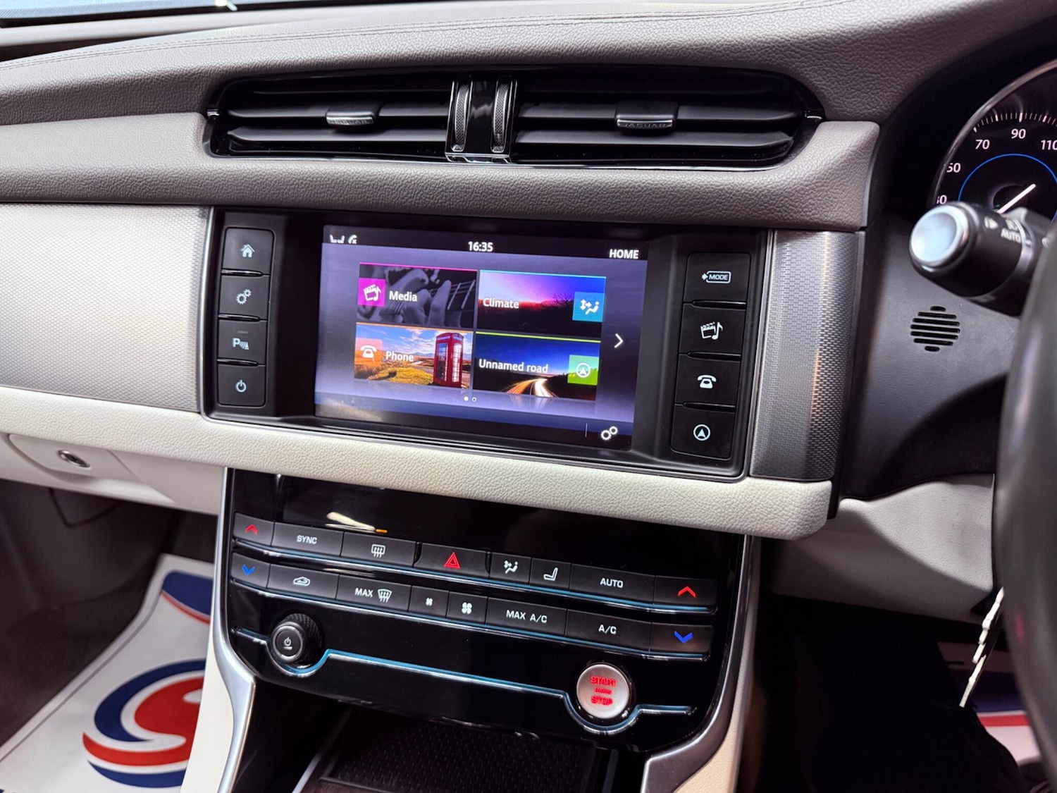 Used Jaguar XF 2017 for sale - 77386962: Photo 17