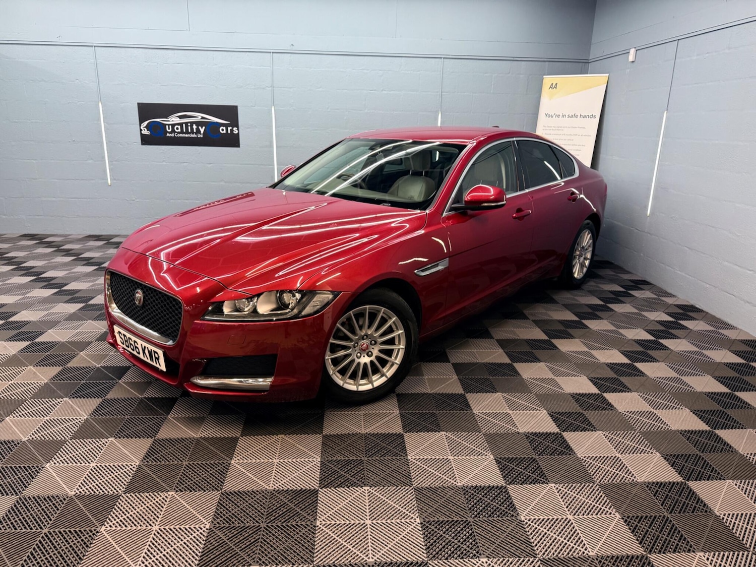 Used Jaguar XF 2017 for sale - 77386962: Photo 2