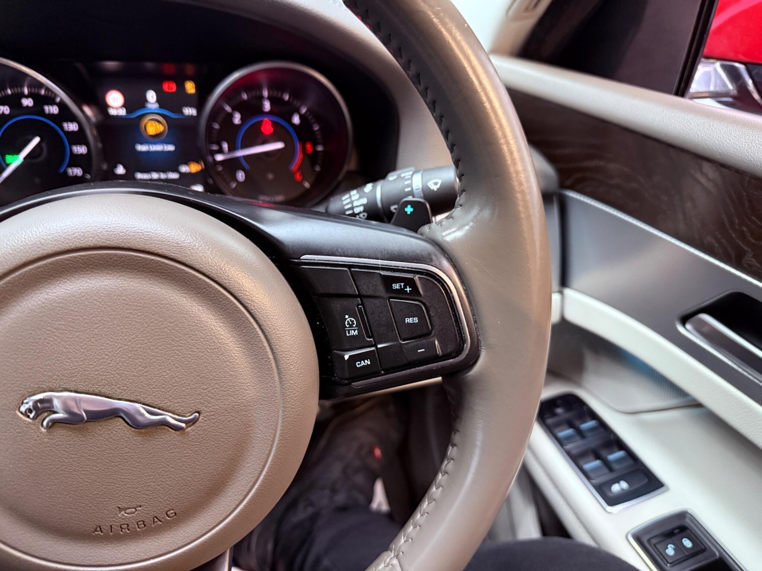 Used Jaguar XF 2017 for sale - 77386962: Photo 21