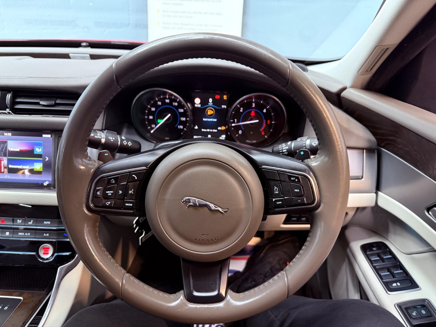 Used Jaguar XF 2017 for sale - 77386962: Photo 23