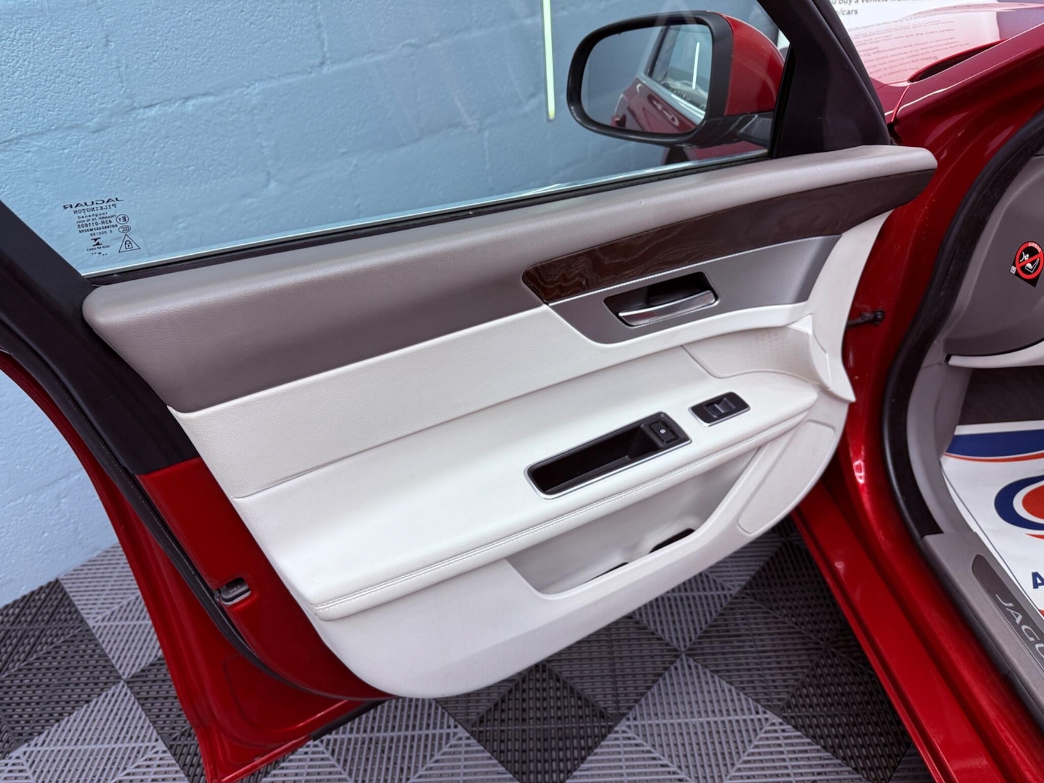 Used Jaguar XF 2017 for sale - 77386962: Photo 27