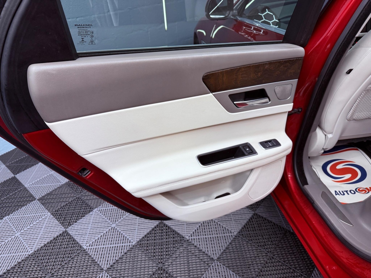 Used Jaguar XF 2017 for sale - 77386962: Photo 34