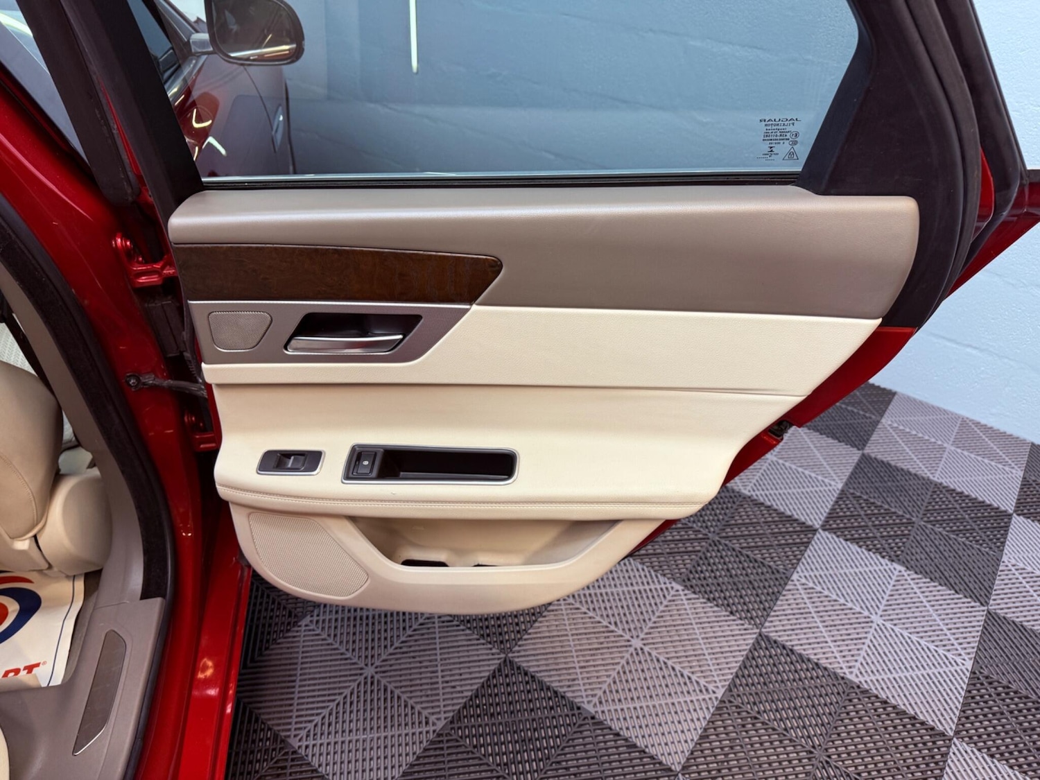 Used Jaguar XF 2017 for sale - 77386962: Photo 43