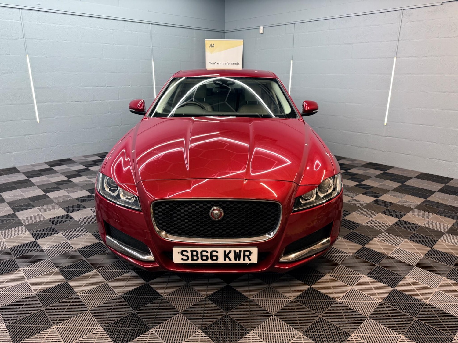 Used Jaguar XF 2017 for sale - 77386962: Photo 8