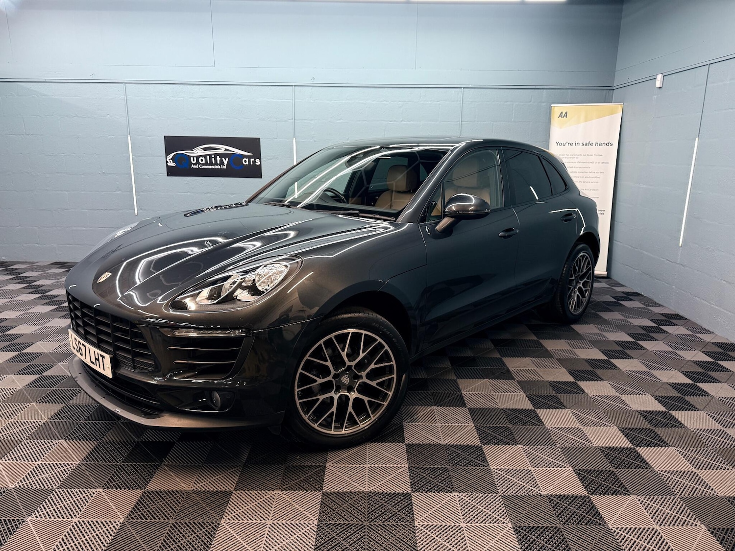 Used Porsche Macan 2017 for sale - 77351671: Photo 2