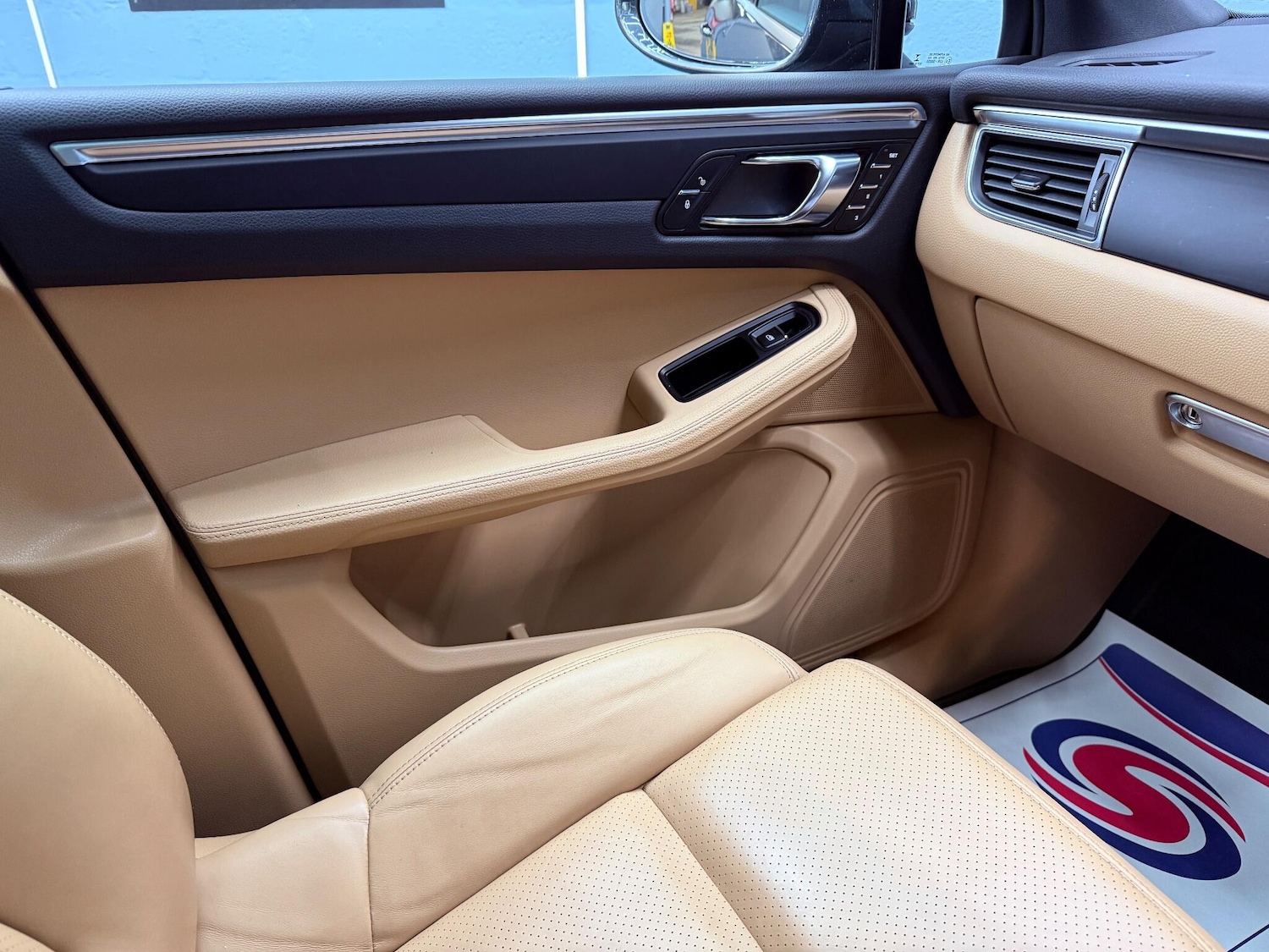 Used Porsche Macan 2017 for sale - 77351671: Photo 20