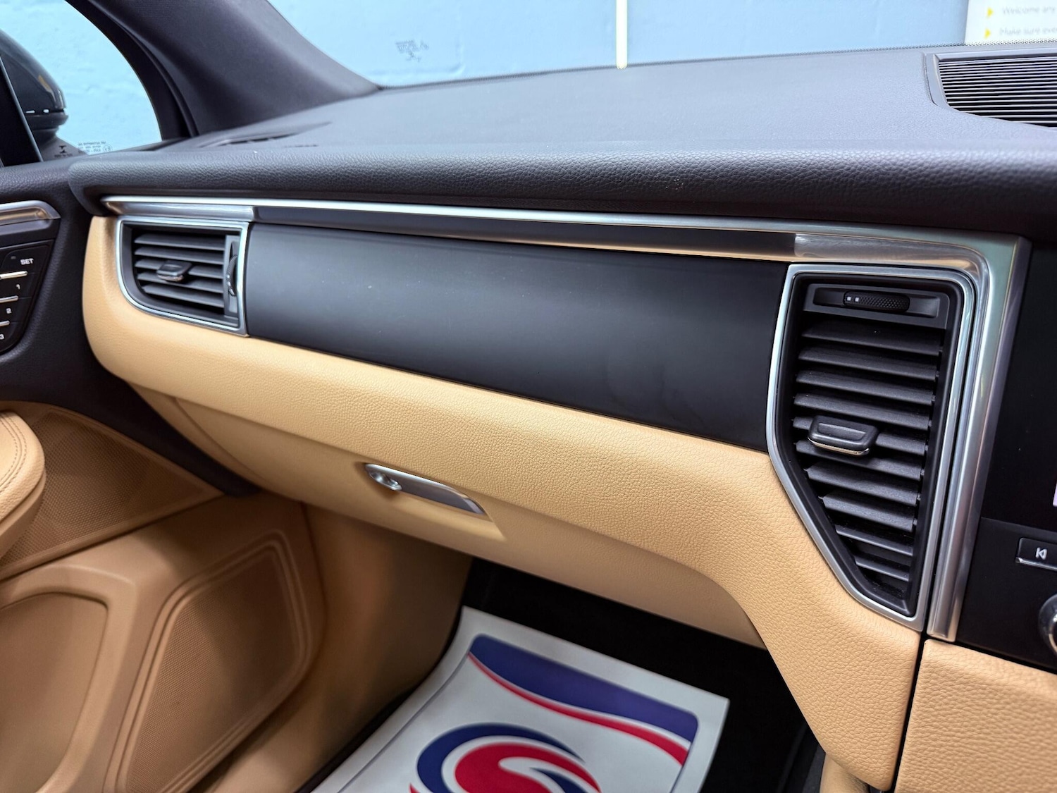 Used Porsche Macan 2017 for sale - 77351671: Photo 21