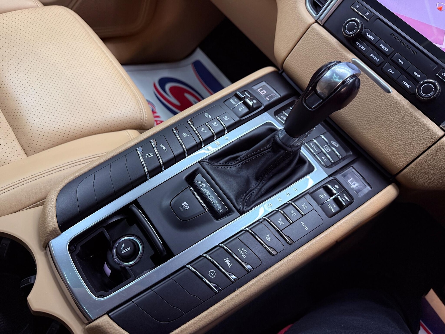 Used Porsche Macan 2017 for sale - 77351671: Photo 27