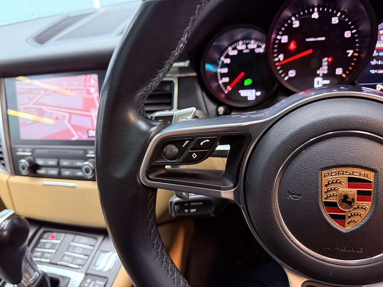 Used Porsche Macan 2017 for sale - 77351671: Photo 31